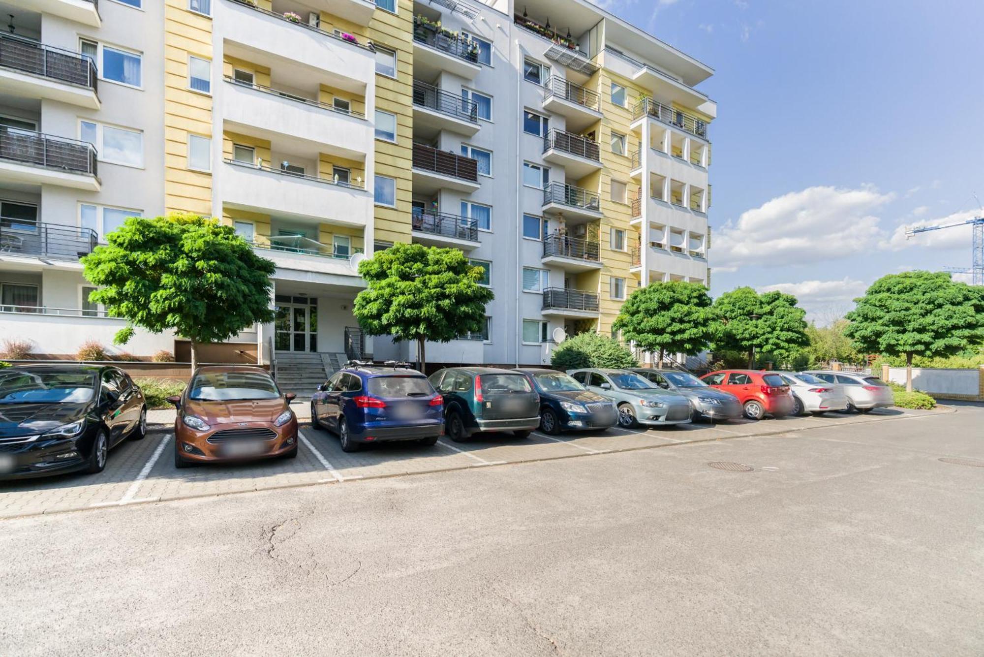 Malta Balcony And Parking By Renters Prestige * Poznan